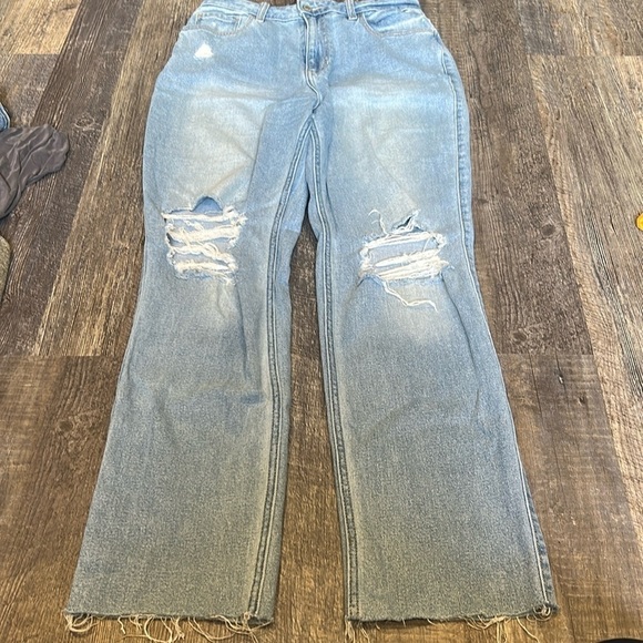 Hollister Denim - Hollister ultra high rise 90’s vintage straight size 7R w28 l 31